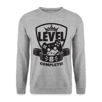 Level 8 Complete Geburtstagsgeschenk 8 Jahre Gamer - Unisex Pullover - Weißgrau meliert - Vorne - Alina (178cm) & Michal (187cm)