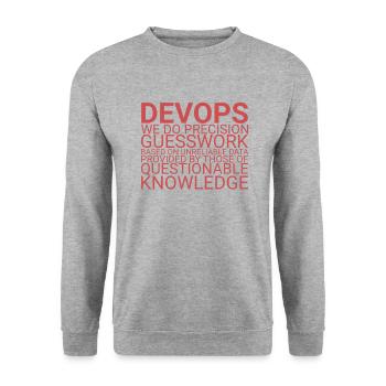 "DevOps Guesswork | Softwareentwicklung" - Unisex Pullover - Weißgrau meliert - Vorne - Alina (178cm) & Michal (187cm)