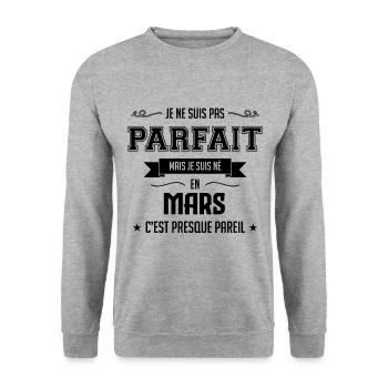 JE NE SUIS PAS PARFAIT MAIS JE SUIS NEE EN MARS - Sweat-shirt Unisexe - gris chiné - Devant - Alina (178cm) & Michal (187cm)