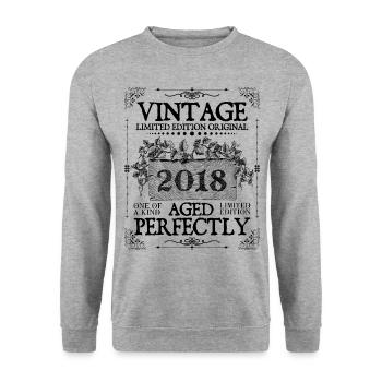 2018 | Vintage Aged Perfectly since 2018 birthday - Unisex Sweatshirt - salt & pepper - Front - Alina (178cm) & Michal (187cm)