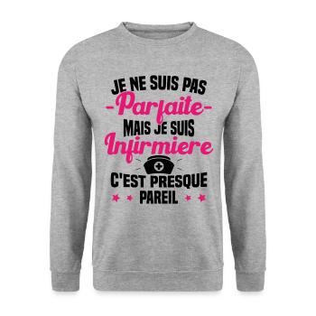 Pas parfaite mais je suis Infirmière Cadeau - Sweat-shirt Unisexe - gris chiné - Devant - Alina (178cm) & Michal (187cm)