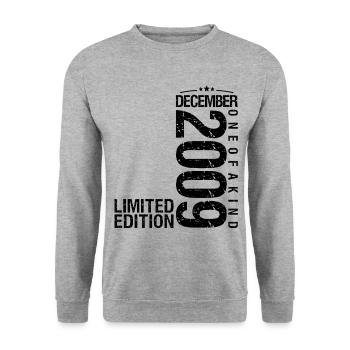 Anniversaire Décembre 2009 Décembre né en December - Sweat-shirt Unisexe - gris chiné - Devant - Alina (178cm) & Michal (187cm)