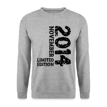 2014 Novembre Édition Limitée 9ème Anniversaire Décoration - Sweat-shirt Unisexe - gris chiné - Devant - Alina (178cm) & Michal (187cm)