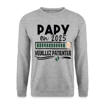 2025 Papy Grand-Père Retraite Cadeau Humour - Sweat-shirt Unisexe - gris chiné - Devant - Alina (178cm) & Michal (187cm)