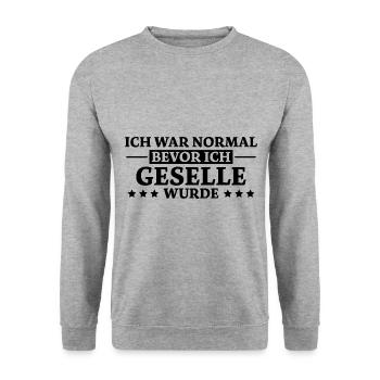 Geselle Spruch Lustiges Gesellenprüfung Geschenk - Unisex Pullover - Weißgrau meliert - Vorne - Alina (178cm) & Michal (187cm)