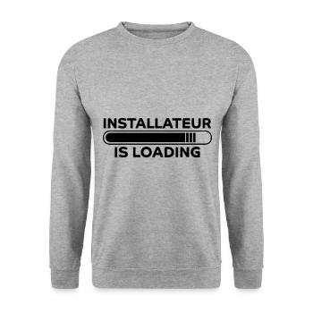 Installateur Spruch Heizung Installateur Geschenk - Unisex Pullover - Weißgrau meliert - Vorne - Alina (178cm) & Michal (187cm)