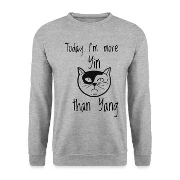 Heute bin ich mehr Yin als Yang. Lustige Katze - Unisex Pullover - Weißgrau meliert - Vorne - Alina (178cm) & Michal (187cm)