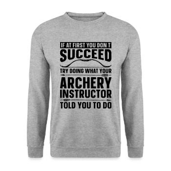 If At First Archery Crossbow Target Hunting Archer - Unisex Pullover - Weißgrau meliert - Vorne - Alina (178cm) & Michal (187cm)