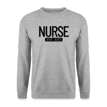 Krankenschwester Est. 2023 Pflegekrankenschwester - Unisex Pullover - Weißgrau meliert - Vorne - Alina (178cm) & Michal (187cm)