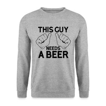Dieser Typ braucht Bier. Lustiges Biertrinker-Männ - Unisex Pullover - Weißgrau meliert - Vorne - Alina (178cm) & Michal (187cm)
