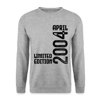 Geschenk April 2004. Geburtstag April 2004. April. - Unisex Pullover - Weißgrau meliert - Vorne - Alina (178cm) & Michal (187cm)