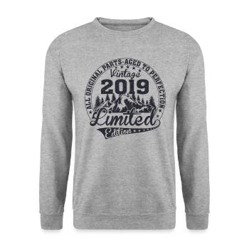 Born 2019 Vintage Retro Anniversary - Unisex Sweatshirt - salt & pepper - Front - Alina (178cm) & Michal (187cm)
