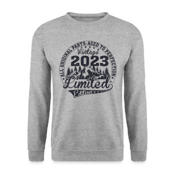 Born 2023 Vintage Retro Anniversary - Unisex Sweatshirt - salt & pepper - Front - Alina (178cm) & Michal (187cm)