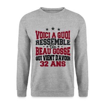 Voici à Quoi Ressemble Un BeauGosse 32 ans, Cadeau - Sweat-shirt Unisexe - gris chiné - Devant - Alina (178cm) & Michal (187cm)