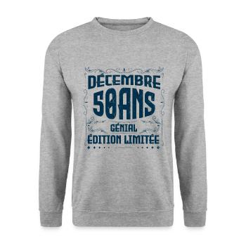 DÉCEMBRE 50 Ans | Édition limitée - Sweat-shirt Unisexe - gris chiné - Devant - Alina (178cm) & Michal (187cm)