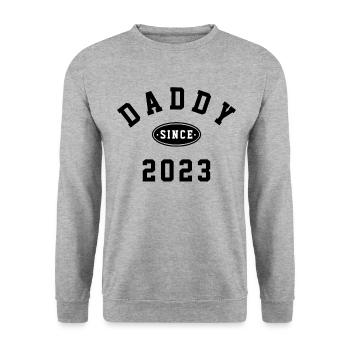 DADDY SINCE 2023 - BECOMING A FATHER - OFFSPRING - BABY - Unisex Sweatshirt - salt & pepper - Front - Alina (178cm) & Michal (187cm)
