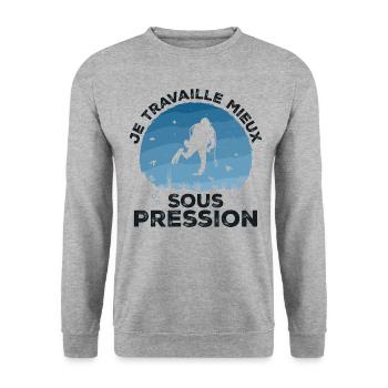 I work better under pressure diving - Unisex Sweatshirt - salt & pepper - Front - Alina (178cm) & Michal (187cm)