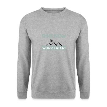 Bike now - work later - Unisex Pullover - Weißgrau meliert - Vorne - Alina (178cm) & Michal (187cm)