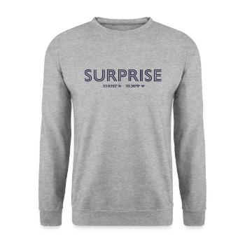 USA Stadt Koordinaten - Surprise - Unisex Pullover - Weißgrau meliert - Vorne - Alina (178cm) & Michal (187cm)