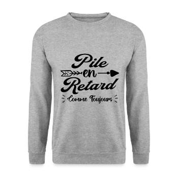 Pile En Retard Cadeau "Comme Toujours" - Sweat-shirt Unisexe - gris chiné - Devant - Alina (178cm) & Michal (187cm)