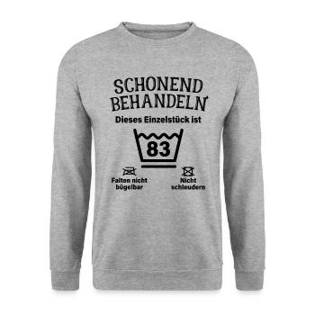 Schonend Behandeln 83. Geburtstag Einzelstück 83 - Unisex Pullover - Weißgrau meliert - Vorne - Alina (178cm) & Michal (187cm)