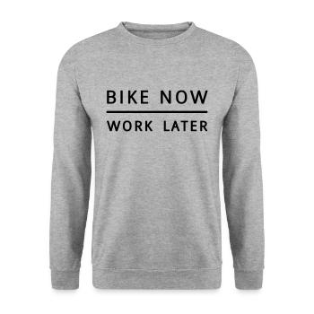Bike now - work later! - Unisex Pullover - Weißgrau meliert - Vorne - Alina (178cm) & Michal (187cm)