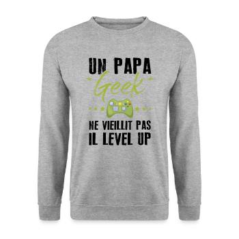 Un papa geek ne vieillit pas il level up - Sweat-shirt Unisexe - gris chiné - Devant - Alina (178cm) & Michal (187cm)