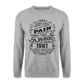 Hillarious Lustiges Geburtstagsshirt 1961 Schwarz Edition - Unisex Pullover - Weißgrau meliert - Vorne - Alina (178cm) & Michal (187cm)