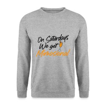 On Saturdays We Get Mimosional Brunch Shirt - Unisex Pullover - Weißgrau meliert - Vorne - Alina (178cm) & Michal (187cm)