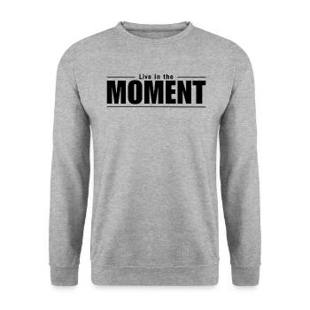 Live in the Moment - im Moment leben - Unisex Pullover - Weißgrau meliert - Vorne - Alina (178cm) & Michal (187cm)