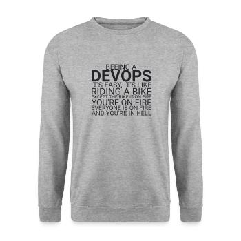 « DevOps Hell | Développement de logiciels » - Sweat-shirt Unisexe - gris chiné - Devant - Alina (178cm) & Michal (187cm)