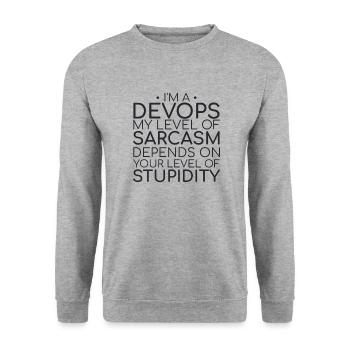 "DevOps Sarcasm | Softwareentwicklung" - Unisex Pullover - Weißgrau meliert - Vorne - Alina (178cm) & Michal (187cm)