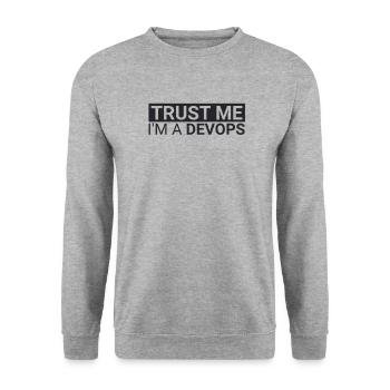 "DevOps Trust | Softwareentwicklung" - Unisex Pullover - Weißgrau meliert - Vorne - Alina (178cm) & Michal (187cm)