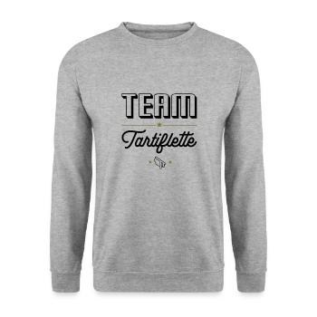 Team Tartiflette. Für Tartiflette-Fans - Unisex Pullover - Weißgrau meliert - Vorne - Alina (178cm) & Michal (187cm)