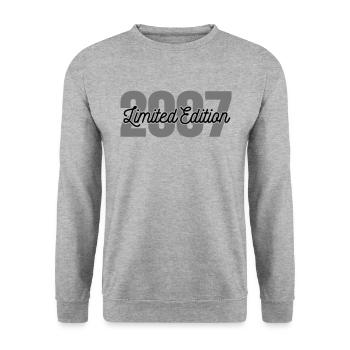 2007 Limited Edition Geburtstagsshirt - Unisex Pullover - Weißgrau meliert - Vorne - Alina (178cm) & Michal (187cm)