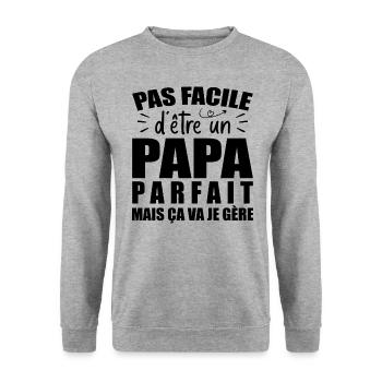 Es ist nicht einfach, ein perfekter Vater zu sein - Humor Papa - Unisex Pullover - Weißgrau meliert - Vorne - Alina (178cm) & Michal (187cm)