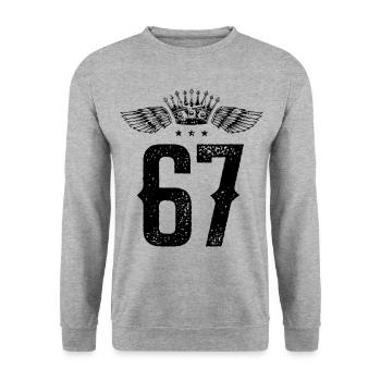67 Zahl Krone - Unisex Pullover - Weißgrau meliert - Vorne - Alina (178cm) & Michal (187cm)