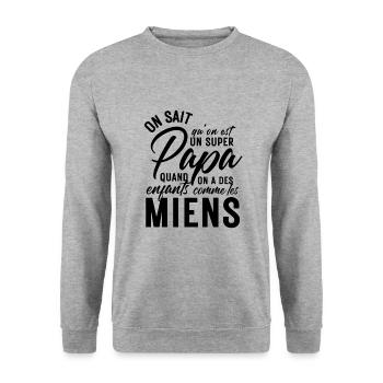 On sait qu'on est un super papa... - Cadeau père - Sweat-shirt Unisexe - gris chiné - Devant - Alina (178cm) & Michal (187cm)
