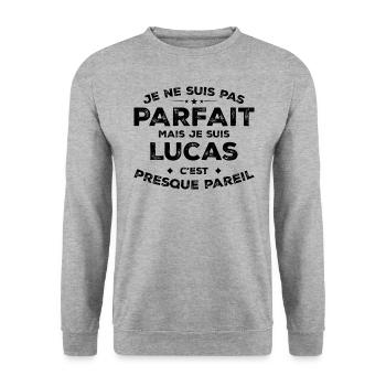 Lucas Un Prénom, Une Attitude L’Humour Lucas - Sweat-shirt Unisexe - gris chiné - Devant - Alina (178cm) & Michal (187cm)