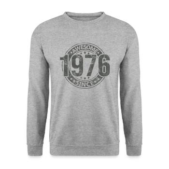 Awesome Since Jahrgang 1976 Retro Geburtstag - Unisex Pullover - Weißgrau meliert - Vorne - Alina (178cm) & Michal (187cm)