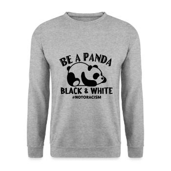 Sei ein Panda Nein zu Rassismus - Unisex Pullover - Weißgrau meliert - Vorne - Alina (178cm) & Michal (187cm)
