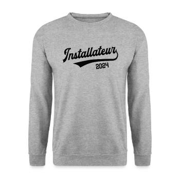 Installateur 2024 Beruf Anlagemechaniker Sanitär - Unisex Pullover - Weißgrau meliert - Vorne - Alina (178cm) & Michal (187cm)