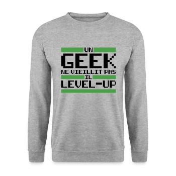 Un geek ne vieillit pas il level up - Sweat-shirt Unisexe - gris chiné - Devant - Alina (178cm) & Michal (187cm)