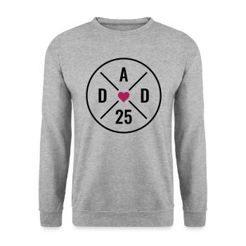 Dad 25 Baby Vater Herz Vatertag Geschenk Papa 2025 - Unisex Pullover - Weißgrau meliert - Vorne - Alina (178cm) & Michal (187cm)