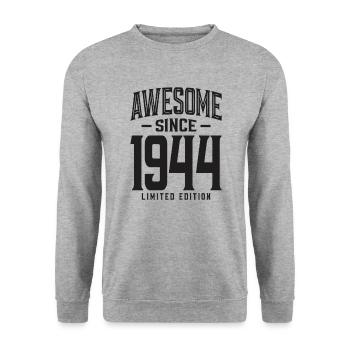 Awesome Since 1944 79th Birthday - Unisex Sweatshirt - salt & pepper - Front - Alina (178cm) & Michal (187cm)