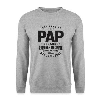 Pap - Partner in Crime - Vatertag - Unisex Pullover - Weißgrau meliert - Vorne - Alina (178cm) & Michal (187cm)