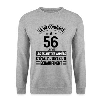 La vie commence à 59ans - Sweat-shirt Unisexe - gris chiné - Devant - Alina (178cm) & Michal (187cm)