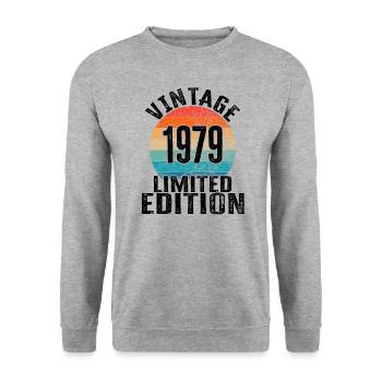 Year of birth 1979 Vintage Limited Edition Retro - Unisex Sweatshirt - salt & pepper - Front - Alina (178cm) & Michal (187cm)