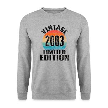 Year of birth 2003 Vintage Limited Edition Retro - Unisex Sweatshirt - salt & pepper - Front - Alina (178cm) & Michal (187cm)