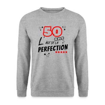 Humour Anniversaire 50 ans l'âge de la perfection - Sweat-shirt Unisexe - gris chiné - Devant - Alina (178cm) & Michal (187cm)